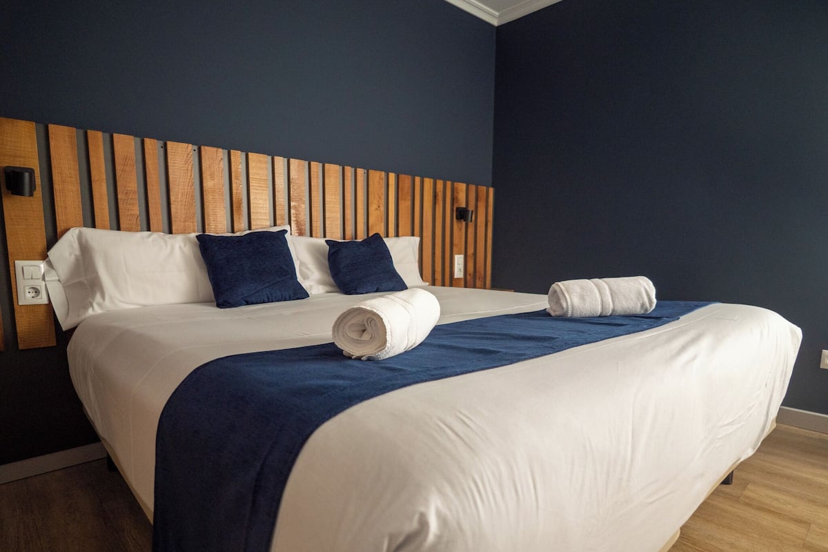 Classic Double or Twin Room, City View | Desk, free WiFi
