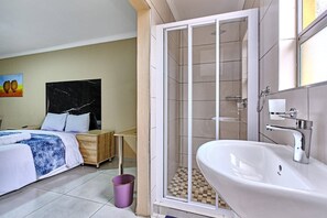 Shower, towels - 45 On Westmoreland Luxury Guest House (Johannesburg)