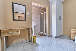 Shower, towels - 45 On Westmoreland Luxury Guest House (Johannesburg)
