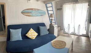 Living area - Vrbo Property (Agde)