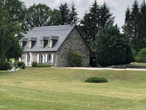 Exterior - Quiet vacation home with swimming pool (Bagnols)