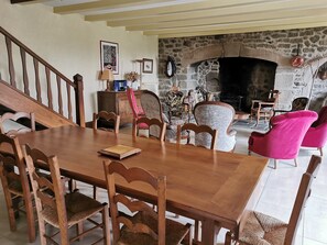 Dining - Quiet vacation home with swimming pool (Bagnols)