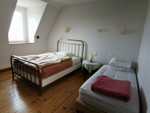Room - Vrbo Property (Bagnols)