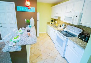 Private kitchen - Myrtle Beach | Golf Group Retreat | Pool + Golf | 2BR (Surfside Beach)