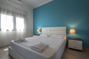 3 habitaciones, tabla de planchar con plancha, wifi y ropa de cama 