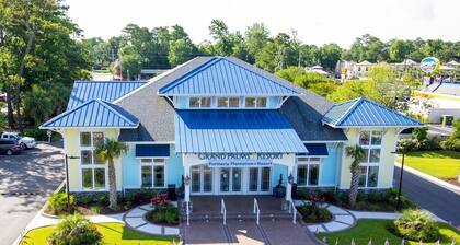 Myrtle Beach | Romantic Golf Retreat | Pool + Golf