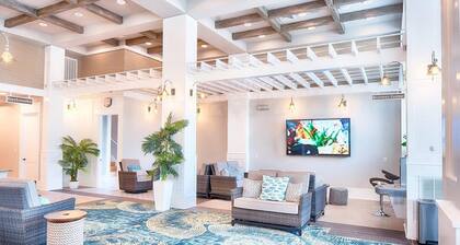 Myrtle Beach | Romantic Golf Retreat | Pool + Golf