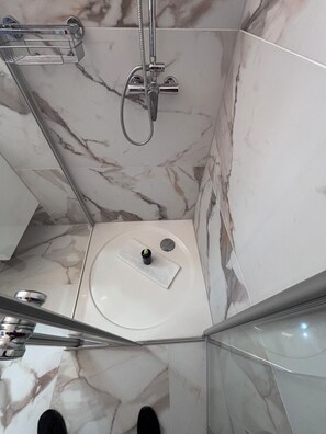 Bathroom - Vrbo Property (Alsleben (Saale))