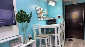 คอมฟอร์ทอพาร์ทเมนท์, วิวเมือง | ร้านอาหาร