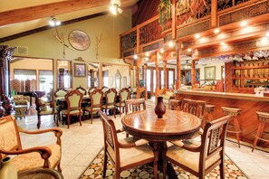 Bar (on property) - Luxe Waterfront Living: Portland Home w/ Pier! (Portland)