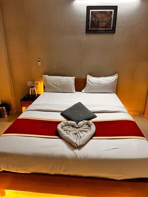 Deluxe Room - Hotel AP International (Noida)