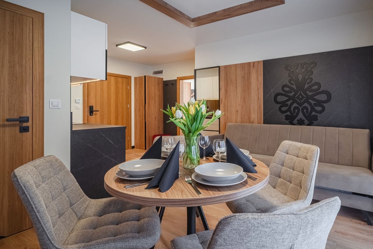 Apartment (H 10) | Living area