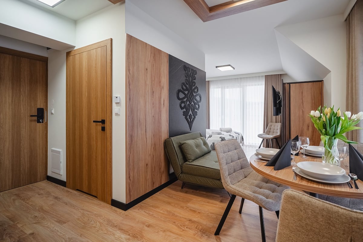 Apartment (H 19) | Living area