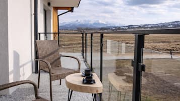 Apartemen (J 13) | Balkon