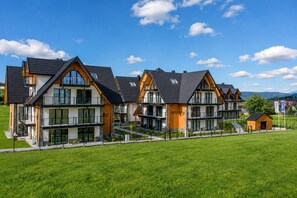 Front of property - SKI Apartments II, Sun&Snow (Białka Tatrzańska)