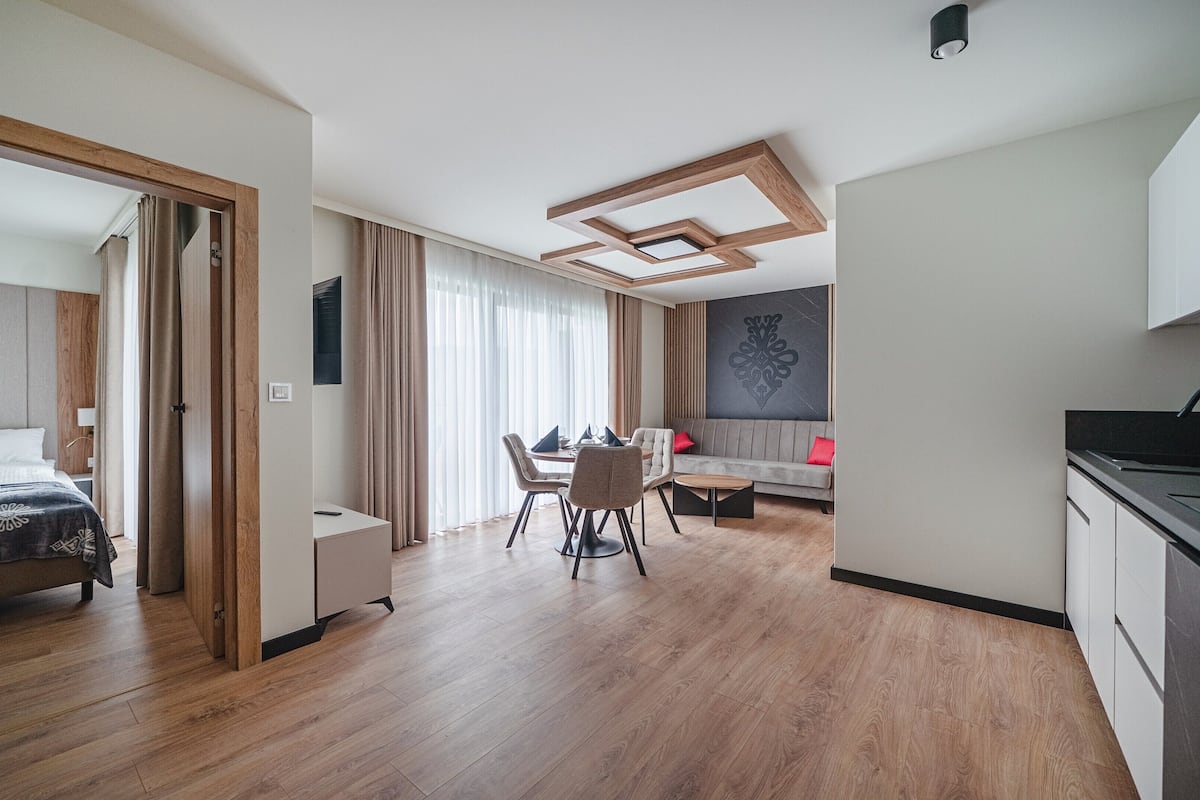 Apartment (H 7) | Living area