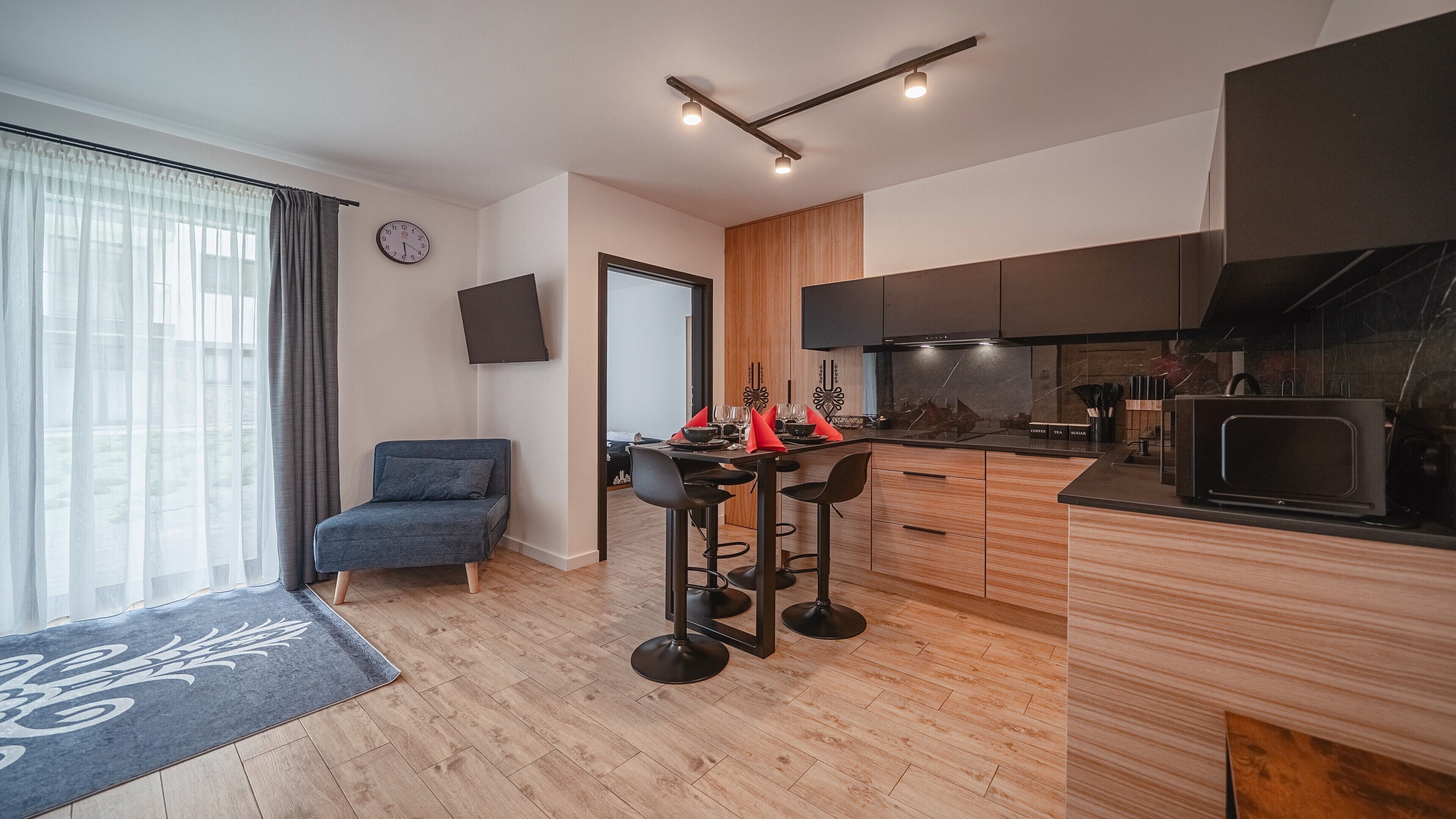 Apartment (H 6) | Ruang tamu | TV skrin rata 