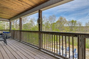 Property grounds - Group Escape 3 Mi to Nolin Lake! Fish, Hike & Boat (Cub Run)