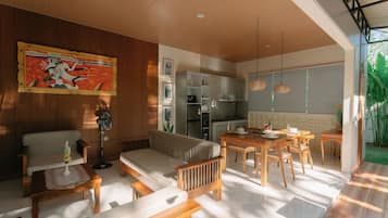 Standard Villa, Balcony, Pool View | Interior