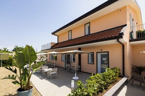 Free daily buffet breakfast - Tenuta Ciuri Country Resort (Mascali)