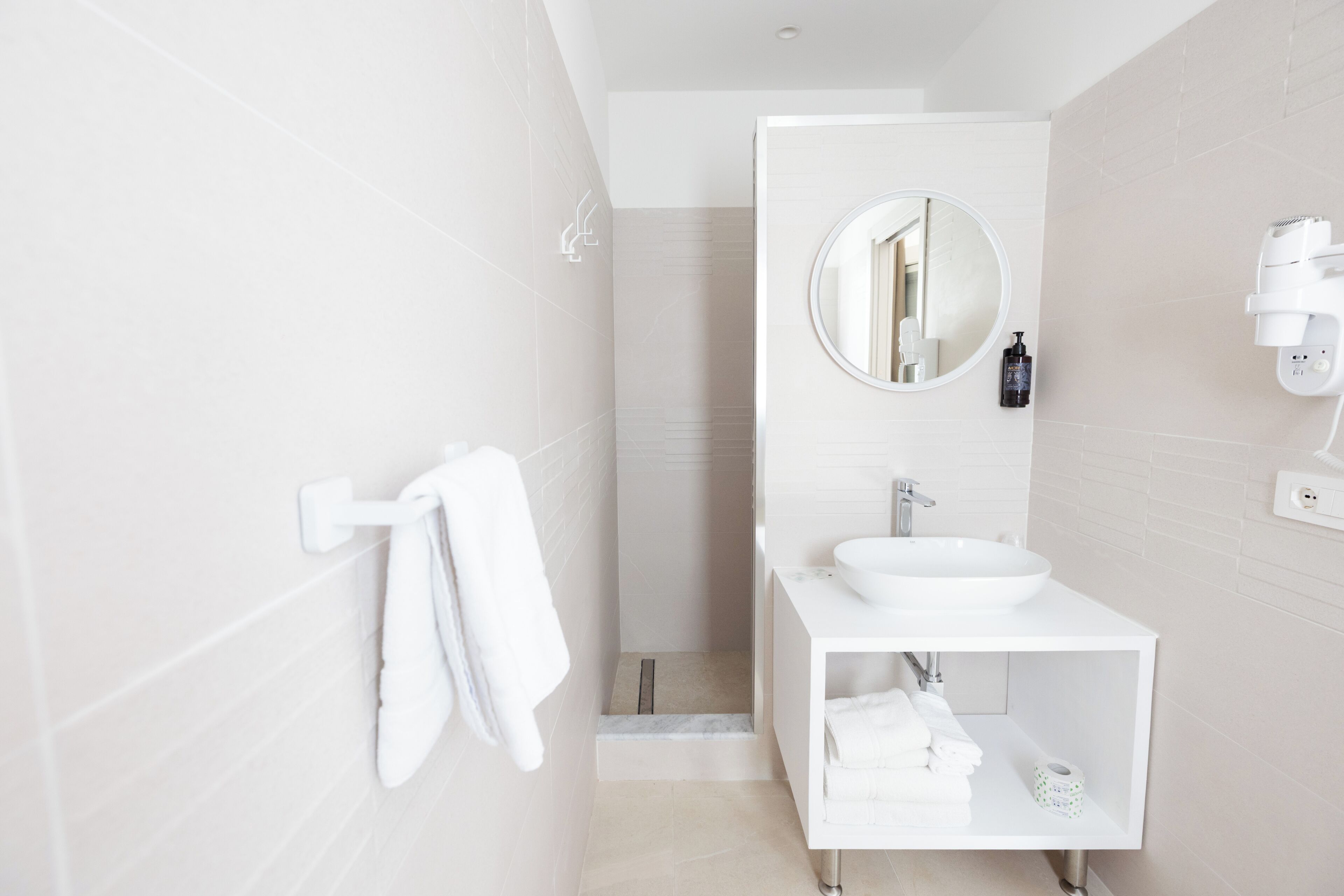 Doppel- oder Zweibettzimmer | Badezimmer