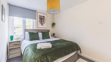 4 bedrooms, iron/ironing board