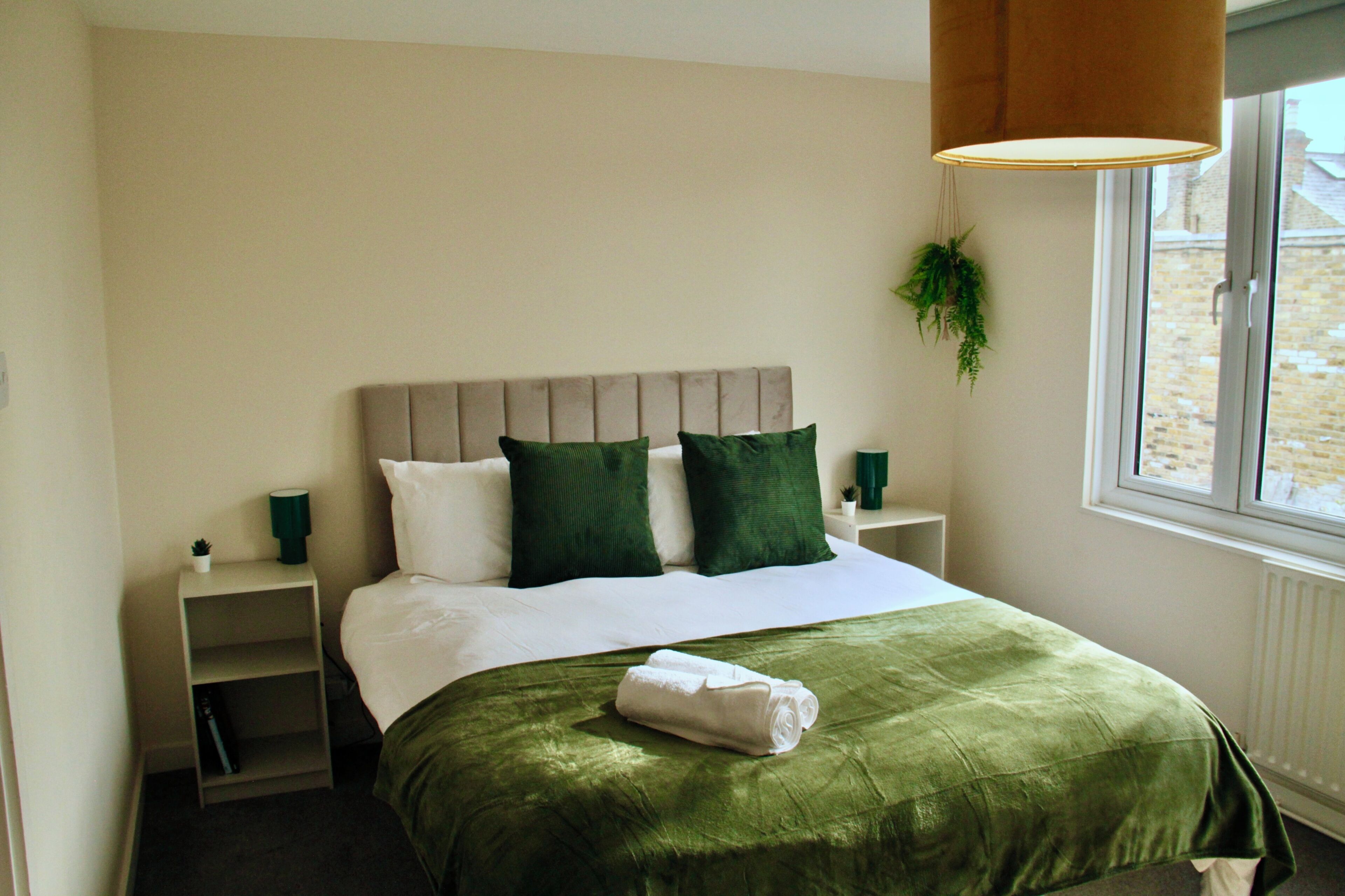 4 bedrooms, iron/ironing board