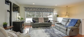 Spacious Soldotna Home: Walk to Fishing & Parks!