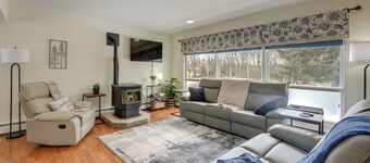 Spacious Soldotna Home: Walk to Fishing & Parks!