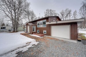 Exterior - Spacious Soldotna Home: Walk to Fishing & Parks! (Soldotna)