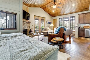 Room - Mountain Retreat w/ Community Perks in Glenville! (Glenville)