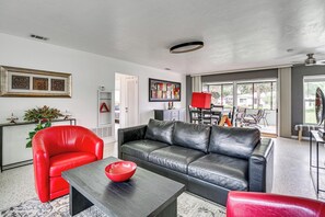 TV - Walk to FIT Campus! Pet-Friendly Home in Melbourne (Melbourne)