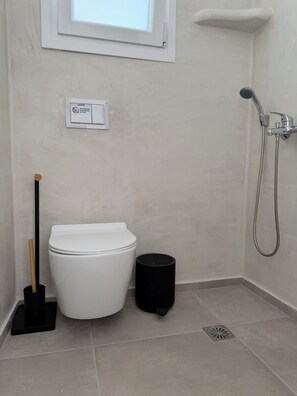 Bathroom - Raeti Fira Residence (Santorini)