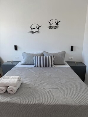 Room - Raeti Fira Residence (Santorini)