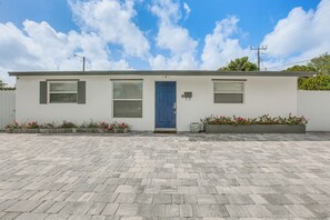 Exterior - Explore West Palm Beach! Retreat w/ Yard + Patio (West Palm Beach)