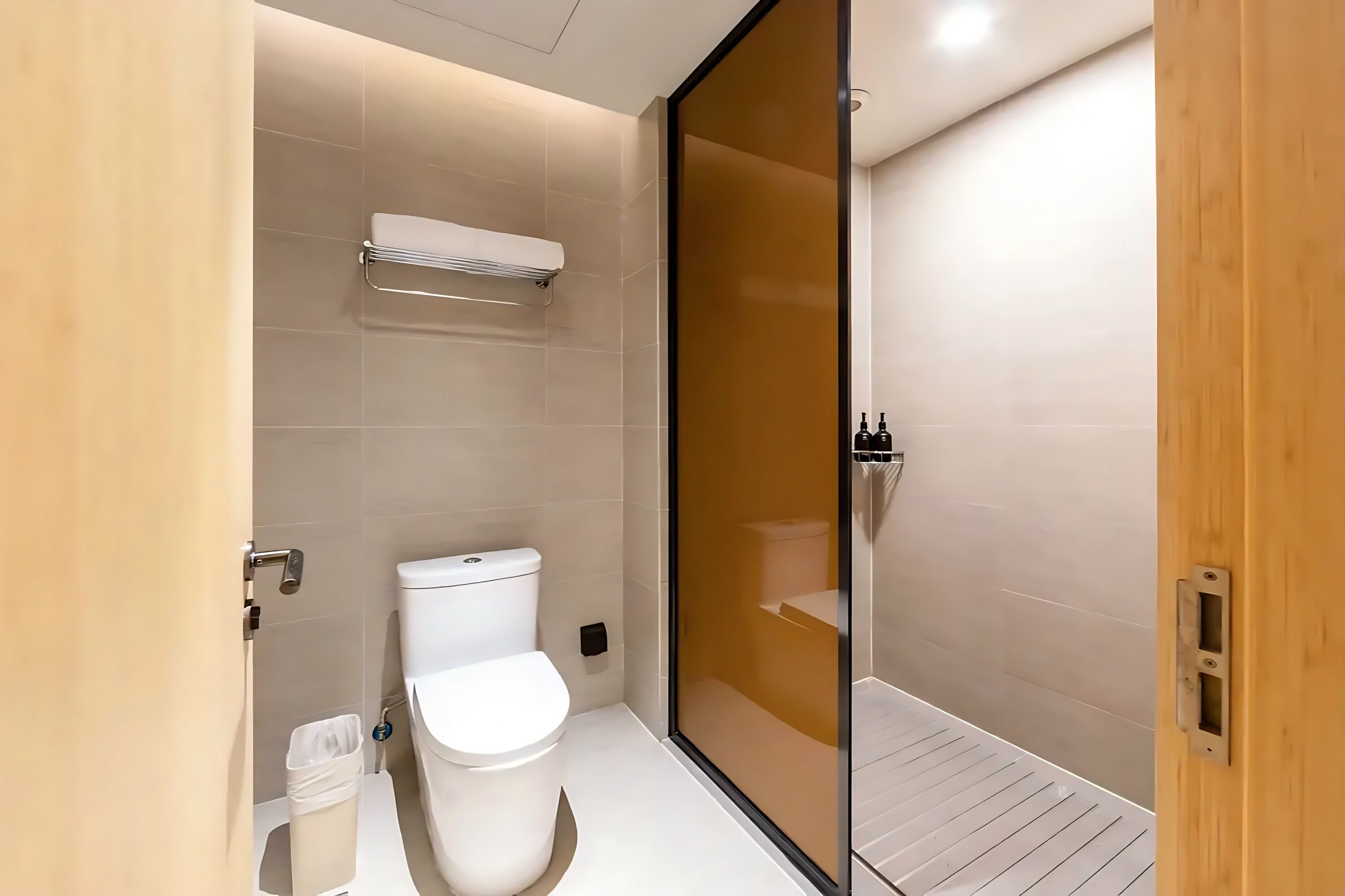 City Double Room, City View | Bathroom
