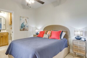 Room - Steps From the Water! Grand Lake Getaway w/ Patio (Monkey Island)