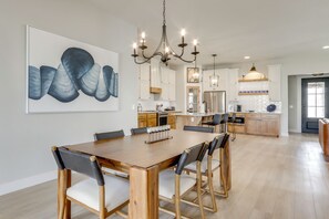 Dining - Steps From the Water! Grand Lake Getaway w/ Patio (Monkey Island)