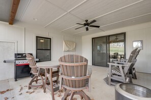 Outdoor dining - Steps From the Water! Grand Lake Getaway w/ Patio (Monkey Island)