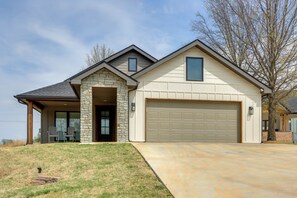 Exterior - Steps From the Water! Grand Lake Getaway w/ Patio (Monkey Island)