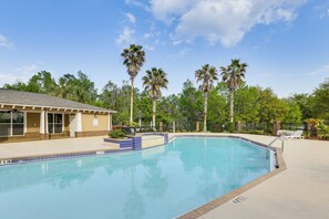 Pool - 3 Mi to FSU! Pet-Friendly Townhome w/ Pool Access (Tallahassee)