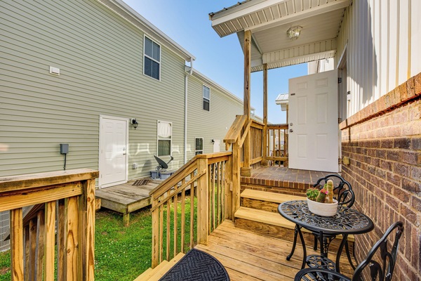 Deck w/ Dining Table | Charcoal Grill