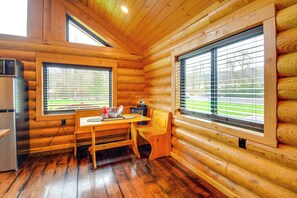 Dining - Near Trails & Rivers! 'Trybett Cabin' in Forks (Forks)