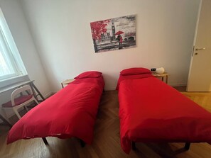 Bügeleisen/Bügelbrett, Internetzugang, Bettwäsche