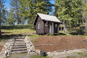 Exterior - Peaceful Farm Stay Near Spokane: Inland Hideaway! (Chattaroy)