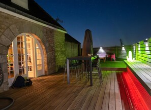 Outdoor dining - Vrbo Property (Ploemeur)