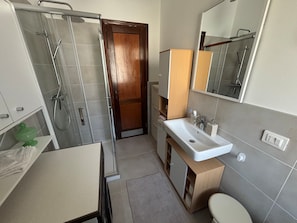 Bathroom - Vrbo Property (Pisano)