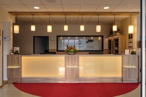 Lobby - DLRG Tagungszentrum Hotel Delphin (Bad Nenndorf)