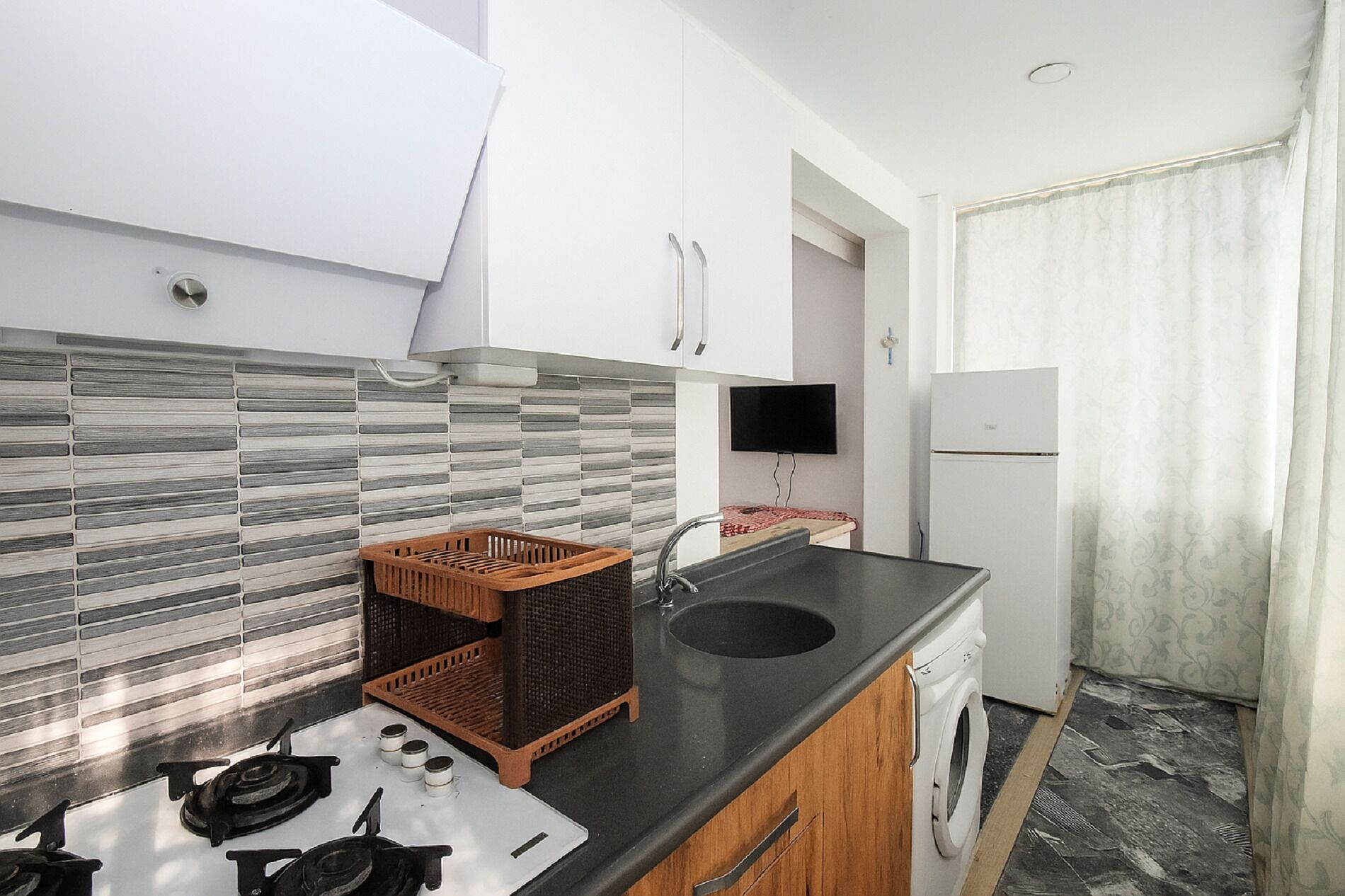 Standard-Apartment, Mehrere Betten, Poolblick | Hochwertige Bettwaren, Minibar, Schreibtisch
