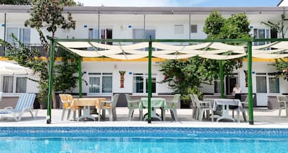 Hillside Apart Hotel & Side